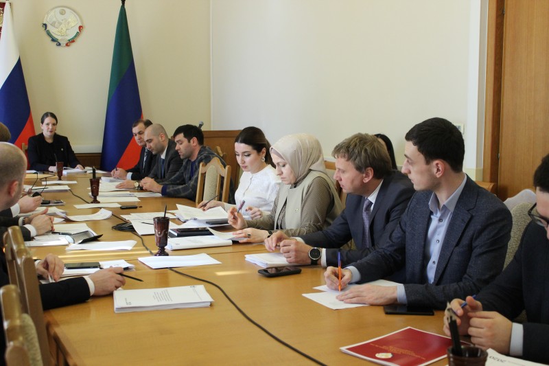 В Правительстве Республики Дагестан прошло совещание по вопросу внесения в ЕГРН сведений о ключевых объектах учёта