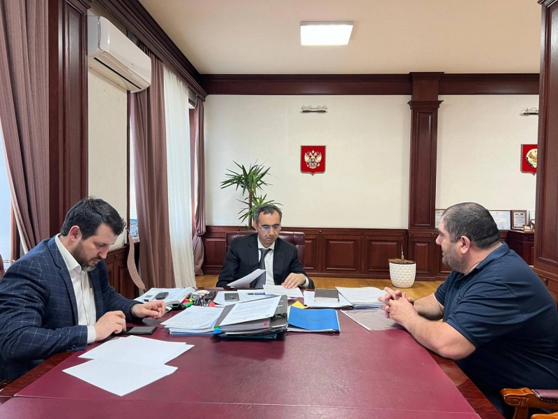 Заур Эминов провел личный прием граждан