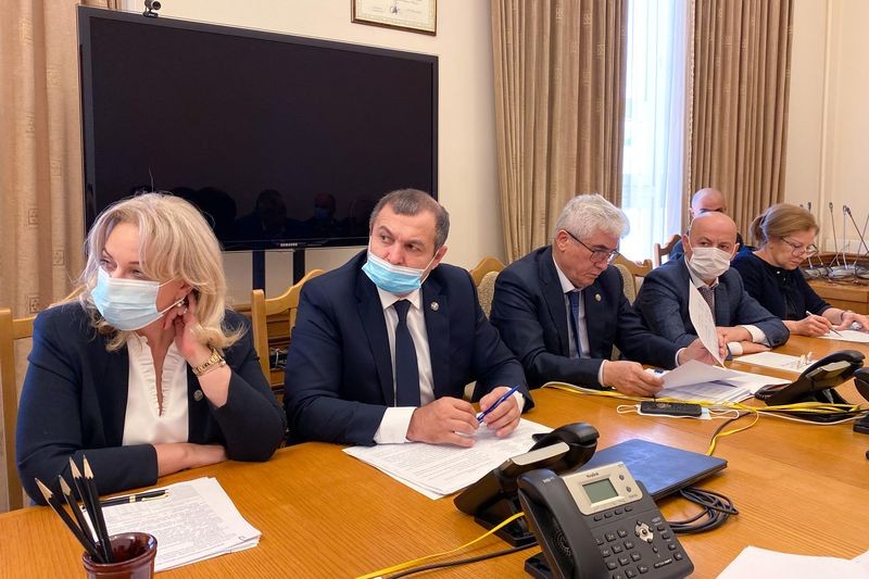 В совещании Врио Главы РД Сергея Меликова принял участие Агарагим Кагиргаджиев