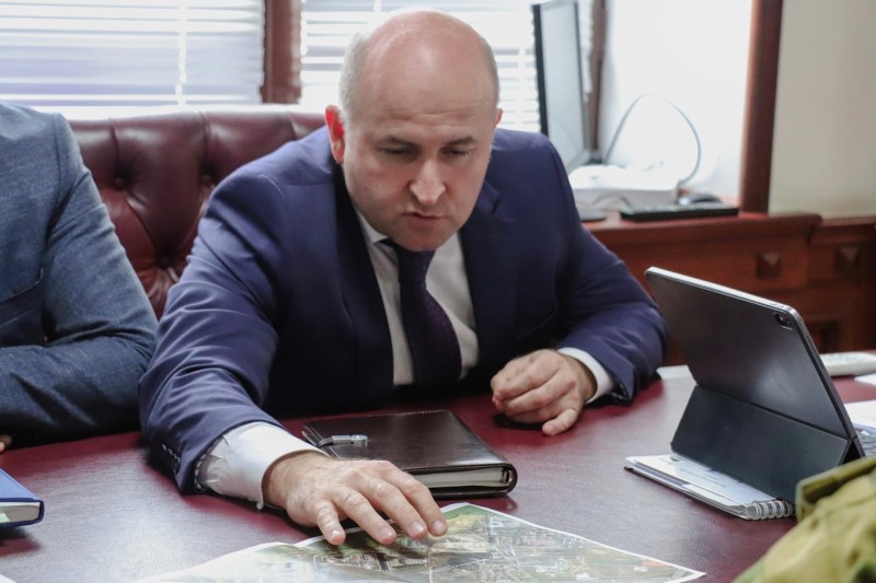 Глава Минимущества Заур Эминов провёл рабочую встречу с представителями Росгвардии