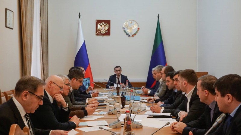 Под руководством Заура Эминова прошло совещание с участием представителей муниципальных образований Республики Дагестан