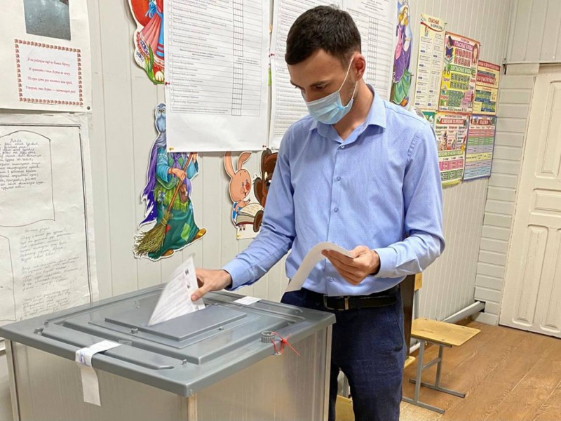 Сотрудники Минимущества Дагестана активно проголосовали во второй день выборов