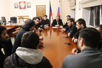 В Минмолодежи РД прошла встреча с представителями п. Тарки