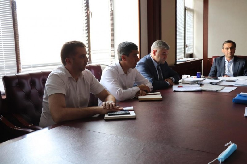 Заур Эминов встретился с представителями поселков Тарки, Альбурикент и Кяхулай