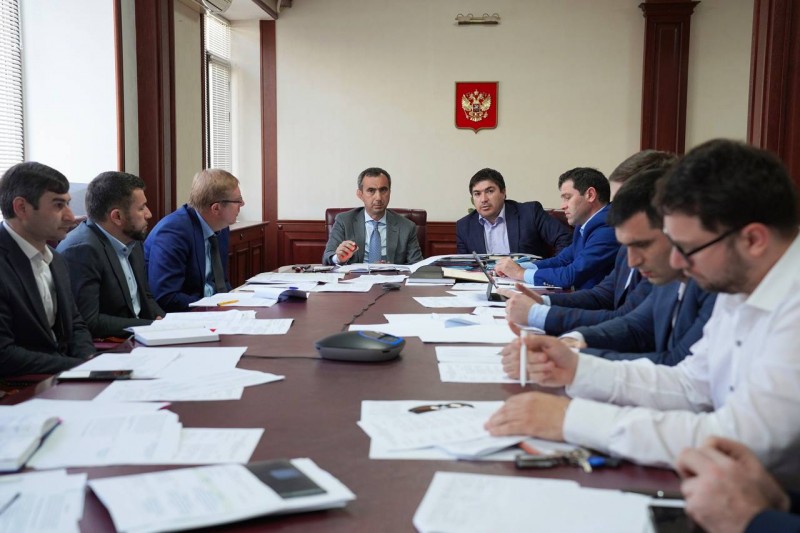 Эминов попросил муниципалитеты активизировать работу по внесению в ЕГРН границ населенных пунктов