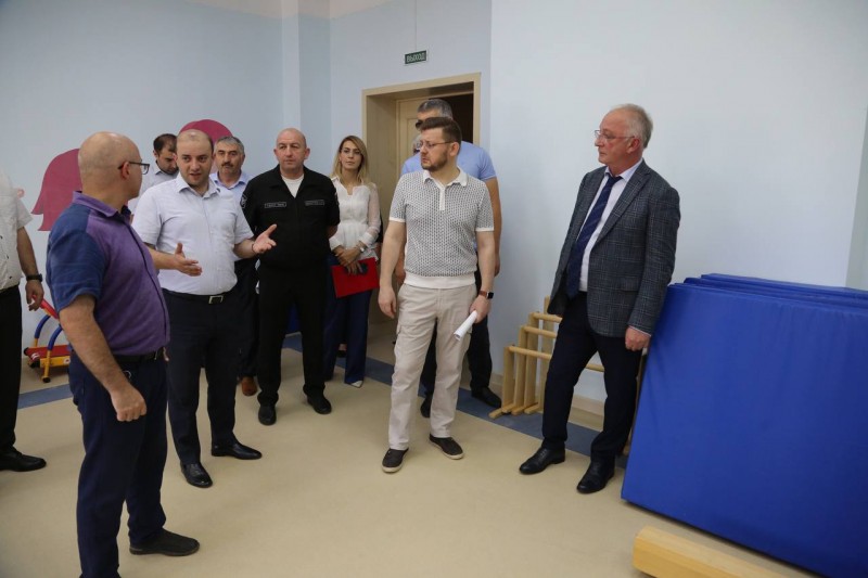 Заур Эминов принял участие в проверке готовности двух новых детских садов Махачкалы к открытию