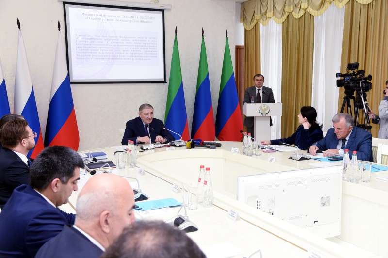 Агарагим Кагиргаджиев принял участие в круглом столе, посвящённом государственной кадастровой оценке