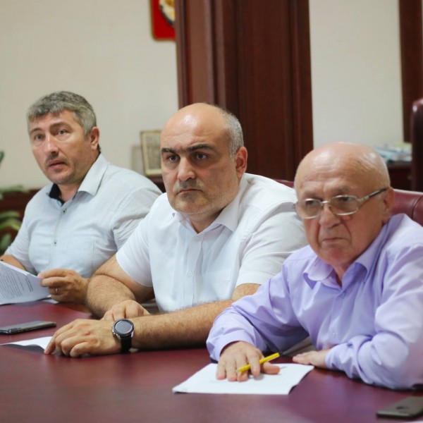 В Минимуществе Дагестана под председательством Эмиля Татаева прошло совещание рабочей группы