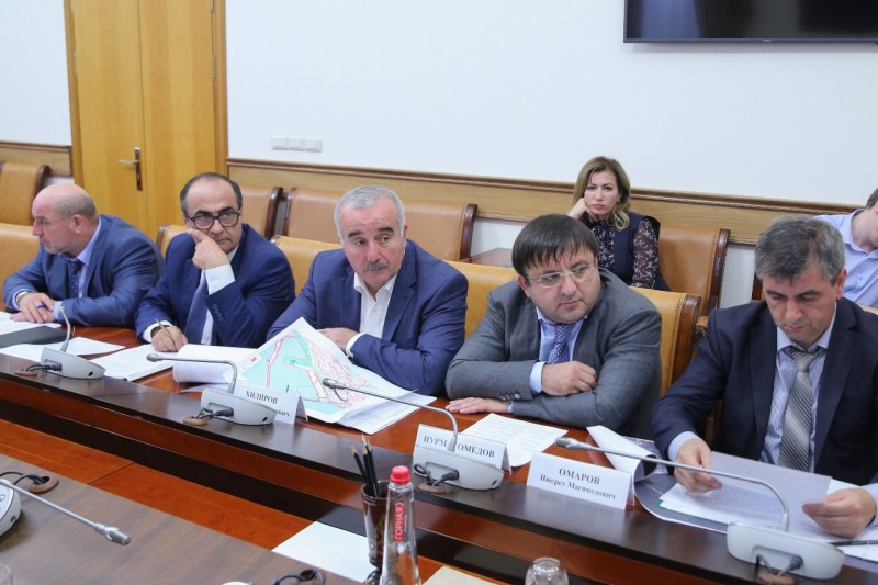 В Правительстве Дагестана обсуждены вопросы реализации инвестпроекта по строительству современного зернового терминала