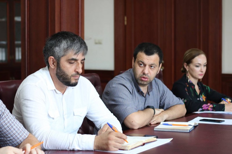 Глава ведомства Заур Эминов провел еженедельное рабочее совещание