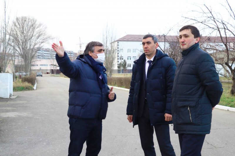 Начальник управления земельных отношений Алефтин Абдуллаев посетил город Каспийск