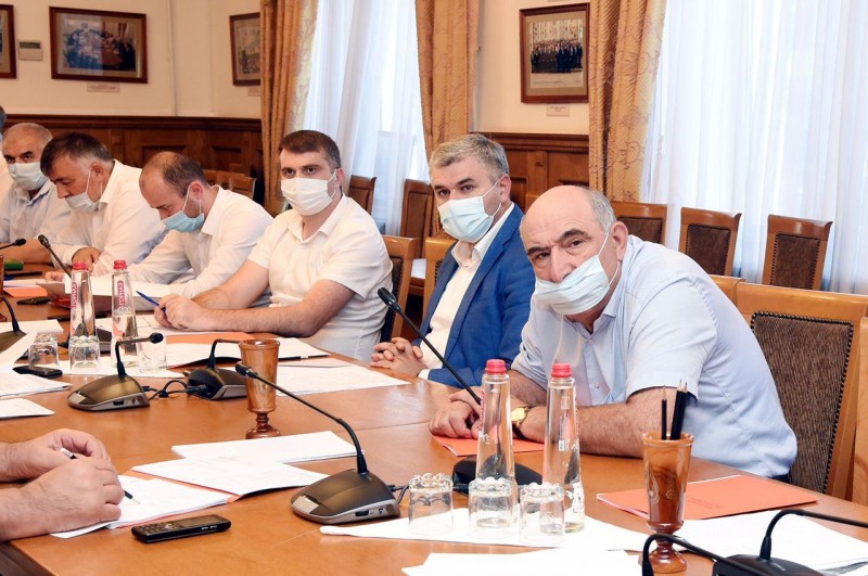 Хабиб Джанаев принял участие в заседании Комитета по аграрной политике и природопользованию НС РД