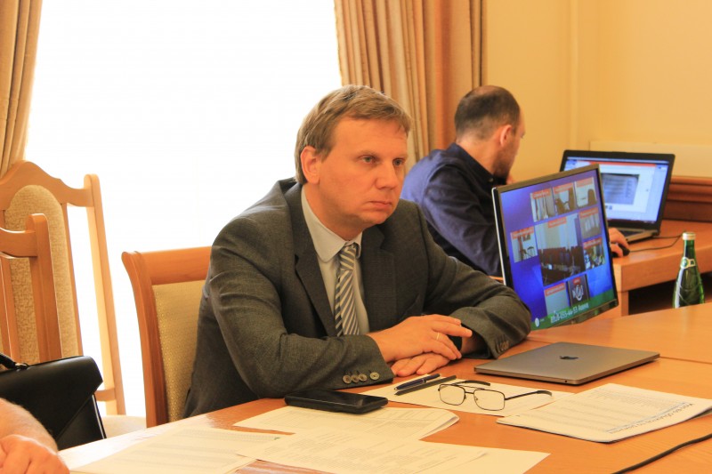 В Правительстве Дагестана обсудили работу муниципальных районов с промежуточным отчётом о государственной кадастровой оценке