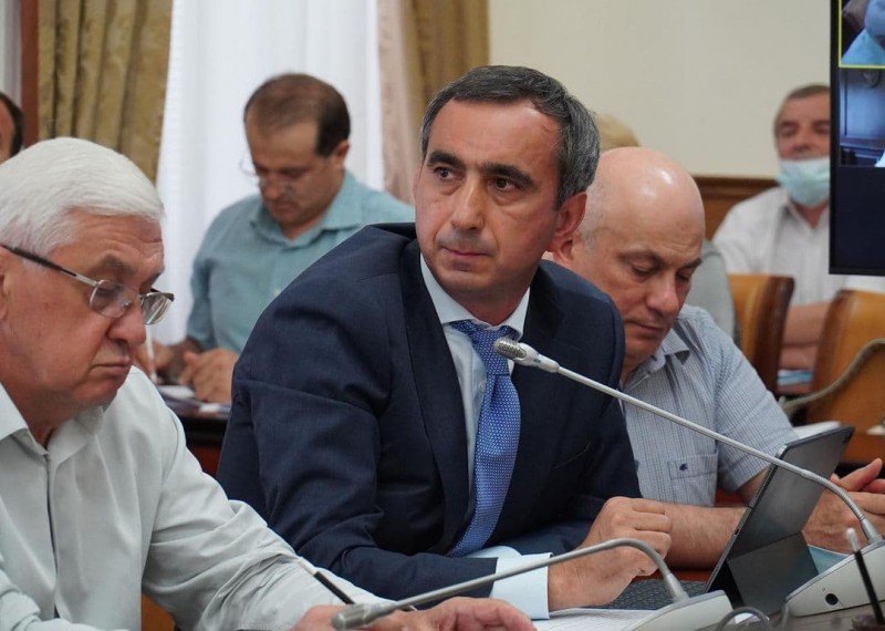 Заур Эминов принял участие в заседании кабинета министров