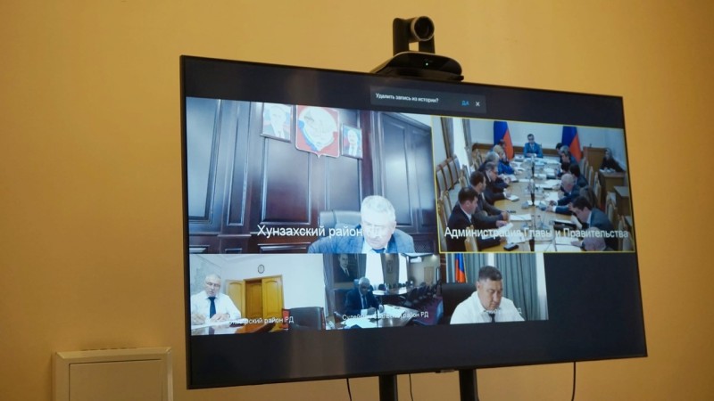 Заур Эминов провёл совещание по вопросу рассмотрения замечаний к проектам нормативных актов Правительства РД