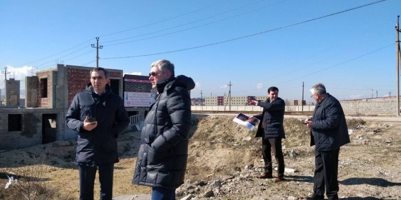 Министр по земельным и имущественным отношениям РД проинспектировал земельные участки в Карабудахкентском районе
