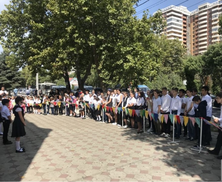 Памяти жертв террористических актов посвятили литературно-театрализованное представление в Махачкале