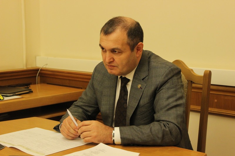 Агарагим Кагиргаджиев провёл совещание с должниками по аренде республиканского имущества