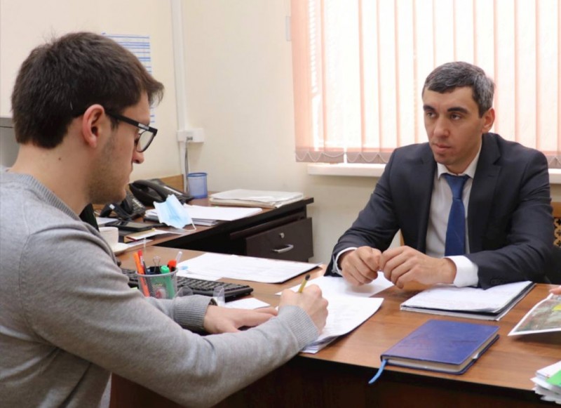 Начальник управления земельных отношений Алефтин Абдуллаев провел прием граждан