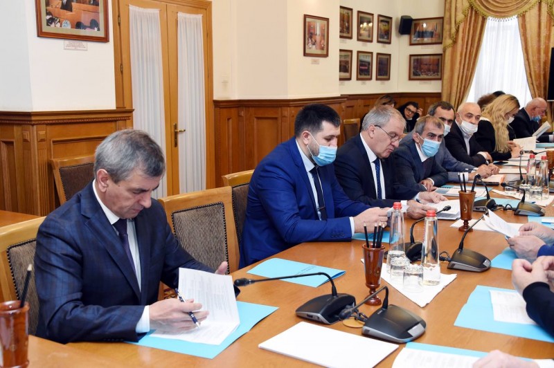 Минимущество Дагестана приняло участие в заседаниях фракций Народного собрания РД