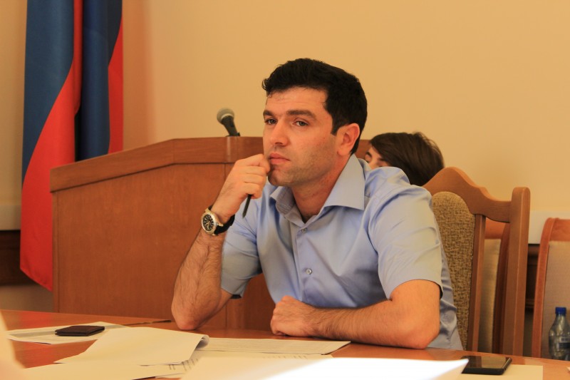 В Правительстве Дагестана обсудили постановку на кадастровый учёт бесхозяйных газовых и электрических сетей