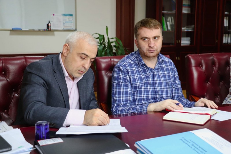 В Минимуществе Дагестана состоялось рабочее совещание с участием отдела земельных и имущественных отношений Правительства РД