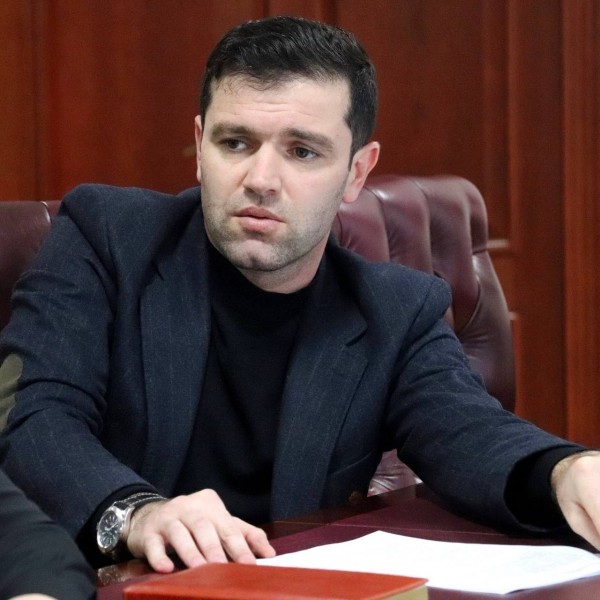 Заур Эминов провел встречу с представителями ООО "Газпром межрегионгаз Махачкала"