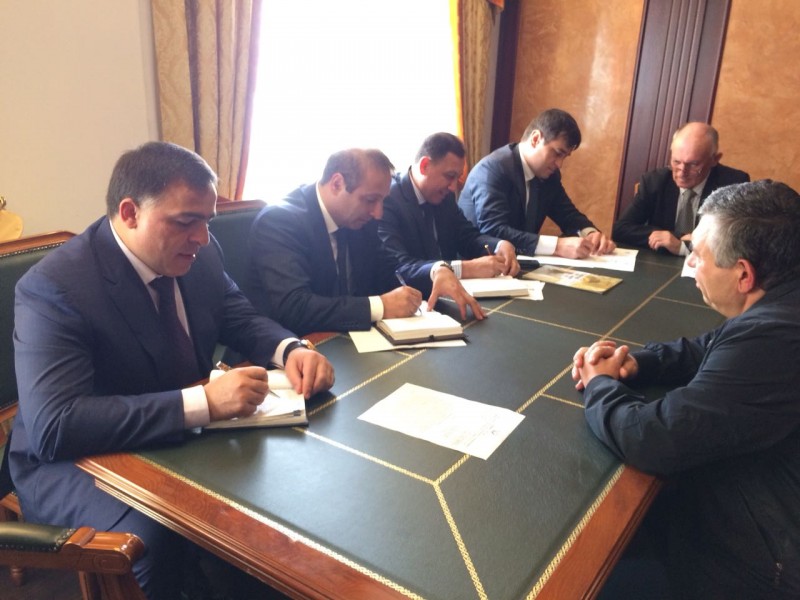 Представители Минимущества провели выездной прием граждан