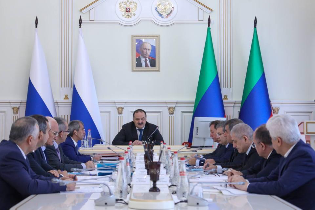 Заур Эминов принял участие в совещании по исполнению бюджета республики за 9 месяцев 2022 года и планированию бюджета на следующий год