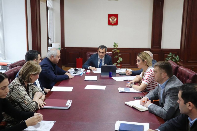 Вопросы деятельности ГБУ РД "Дагтехкадастр" обсудили в Минимуществе Дагестана