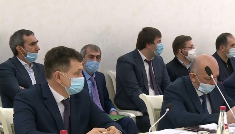 Заур Эминов принял участие во встрече врио Главы РД с бизнес-сообществом