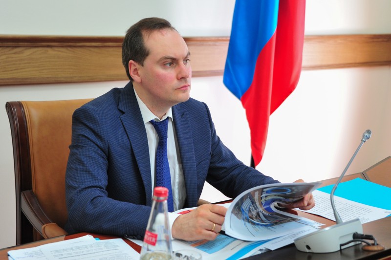 Обсуждены меры по эффективному использованию газового и электросетевого хозяйств, находящихся в государственной собственности Дагестана