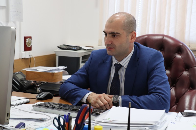 Мурад Алиев принял участие в обсуждении вопросов по незавершенному строительству