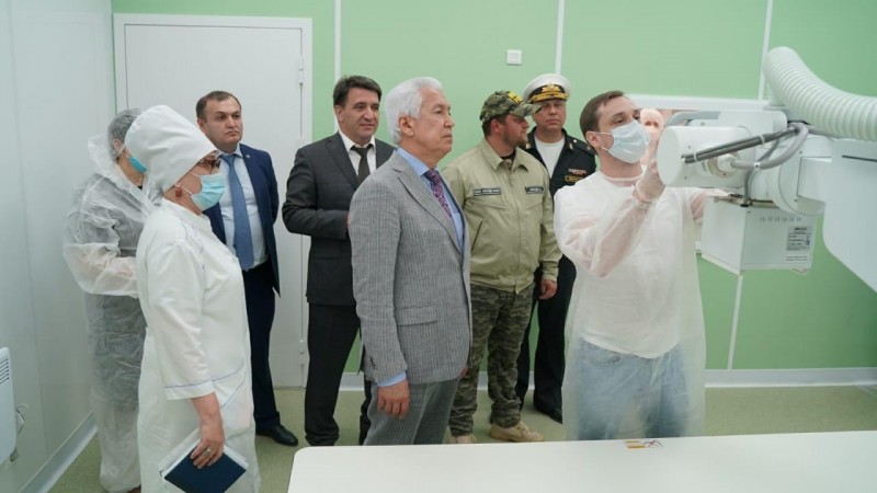 Агарагим Кагиргаджиев осмотрел медицинский центр в с. Ботаюрт