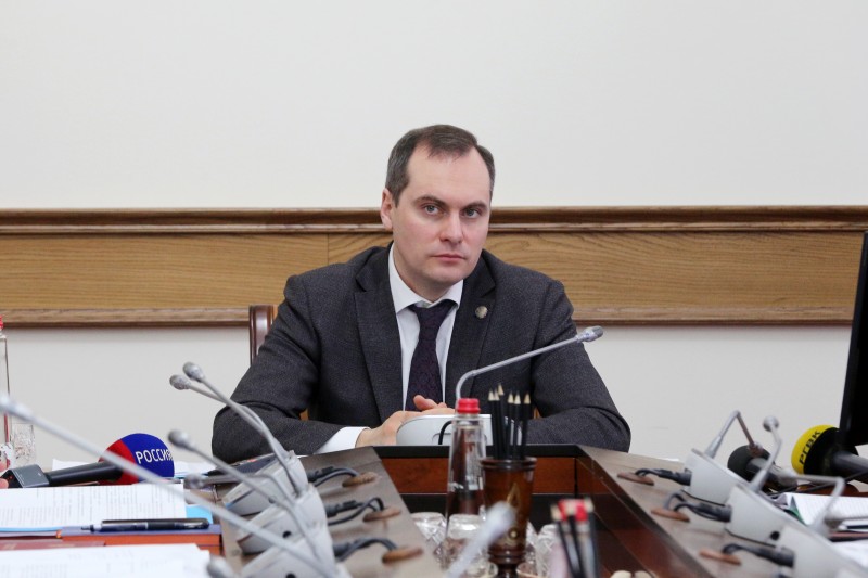 Агарагим Кагиргаджиев принял участие в совещании по вопросам связанным с объектами инженерной и социальной инфраструктуры, построенными в нарушении установленных норм