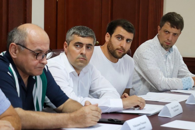 Состоялось первое заседание Общественного совета при Министерстве по земельным и имущественным отношениям РД в новом составе
