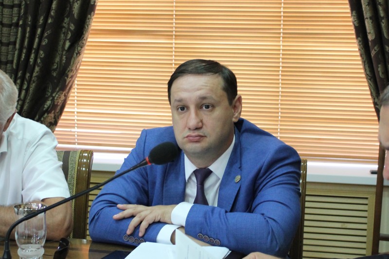 В Буйнакске прошло совещание по вопросу налоговых и неналоговых поступлений в республиканский бюджет