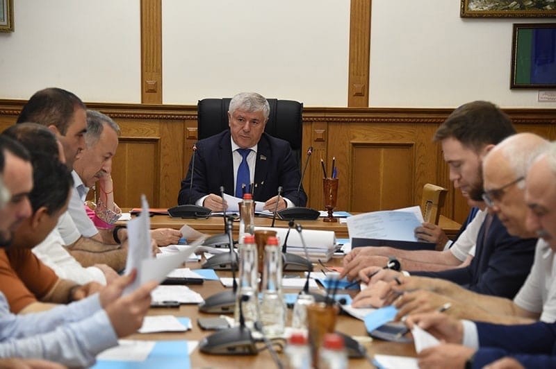 В парламенте рассмотрели вопрос о ходе исполнения Закона «Об управлении государственной собственностью Республики Дагестан»