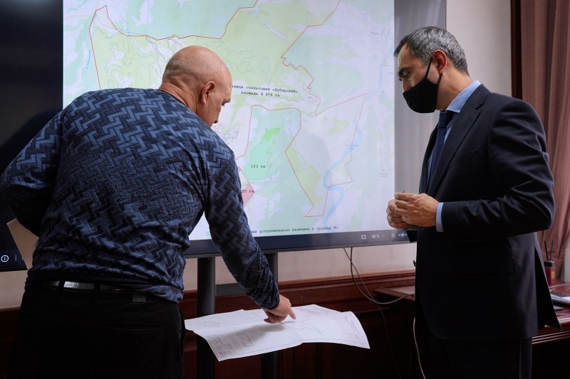 В Минимуществе обсудили земельный вопрос села Хубар