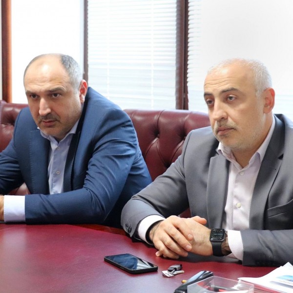 Заур Эминов провел встречу с представителями ООО "Газпром межрегионгаз Махачкала"