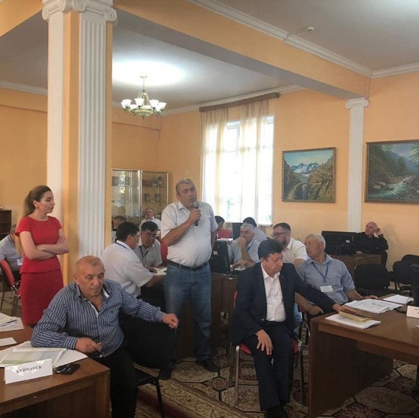 В рамках семинара совещания по организации общественного контроля за ходом реализации проектов развития Республики Дагестан "Стратегия развития: эффективное управление" идёт работа в группах
