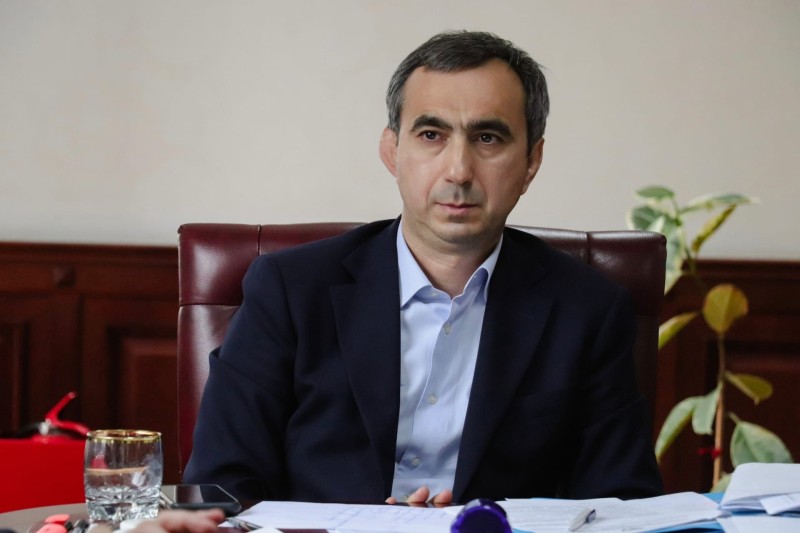 Глава Минимущества Заур Эминов провёл рабочую встречу с представителями Росгвардии