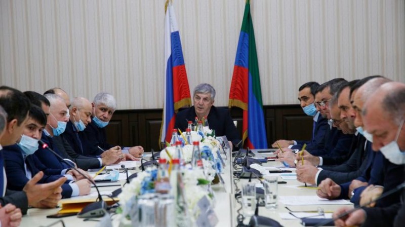 Заур Эминов принял участие в обсуждении вопросов по предупреждению мусорного коллапса в Южном территориальном округе