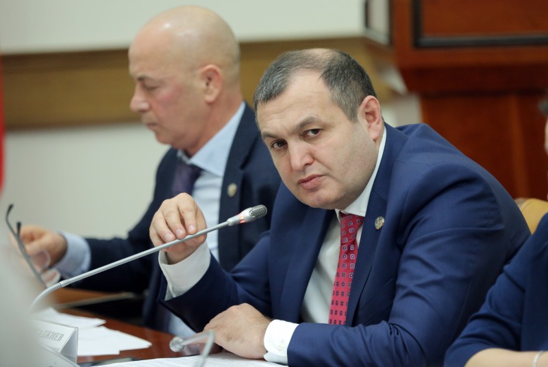 Агарагим Кагиргаджиев принял участие в обсуждении создания мусоросортировочных комплексов и полигонов для размещения ТКО