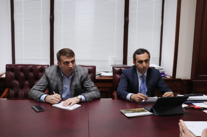 Заур Эминов обсудил земельные вопросы с Главой Хунзахского района