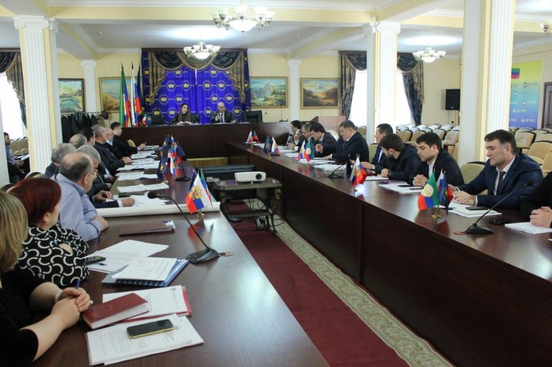 Мурад Алиев провел совещание с представителями муниципальных образований