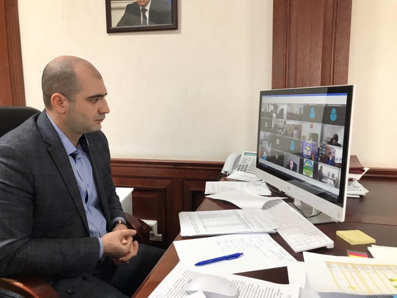 Мурад Алиев провел совещание в режиме ВКС по вопросу постановки на учет бесхозяйных газовых и электрических сетей