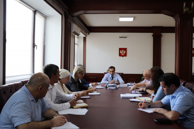 В Минимуществе Дагестана прошло еженедельное рабочее совещание