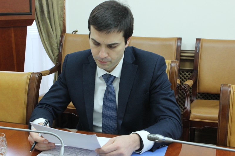 Агарагим Кагиргаджиев провел совещание по вопросу воздушных судов, находящихся в распоряжении Дагестана