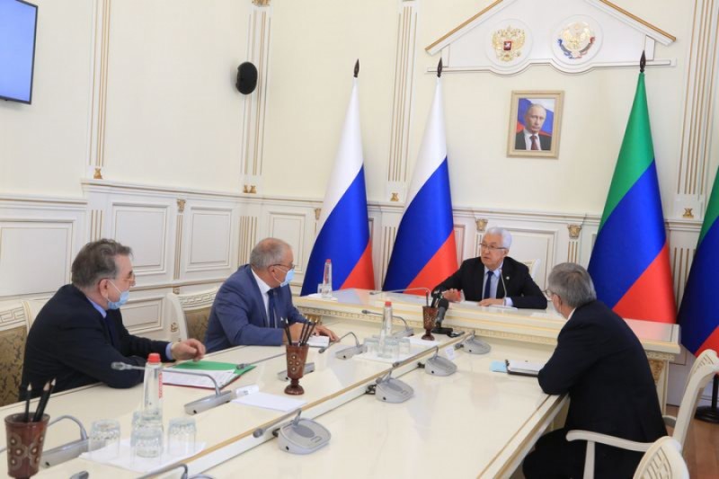 Под руководством Владимира Васильева рассмотрены актуальные вопросы здравоохранения Дагестана